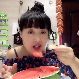 娱乐兔姐吃瓜,吃瓜群众背后的故事 第1张 娱乐兔姐吃瓜,吃瓜群众背后的故事 第1张